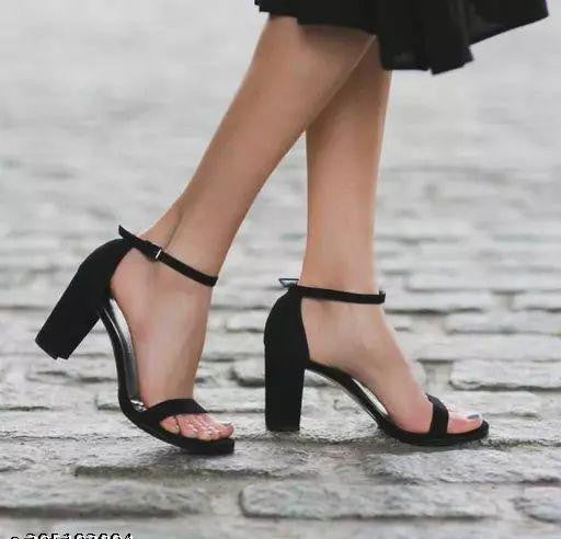 Women's Black Solid Medium Heels – Chic & Comfortable